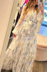 Romantisches Maxikleid mit lavendelfarbenem Provence-Print, Knopfgürtel und gestuftem Hemd